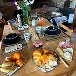 Mas Soubeyran Bed & Breakfast